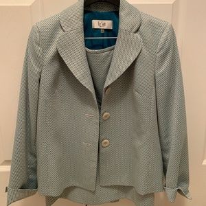 Women suit, green tweed, petite